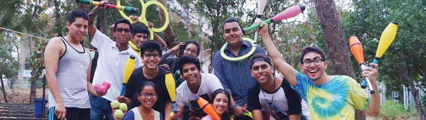 Arte e ingeniería en club circense de la ESPOL