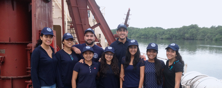 Estudiantes de la ESPOL participan en crucero de investigación