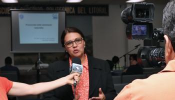 Profesora de ESPOL expone medidas de prevención ante amenazas naturales